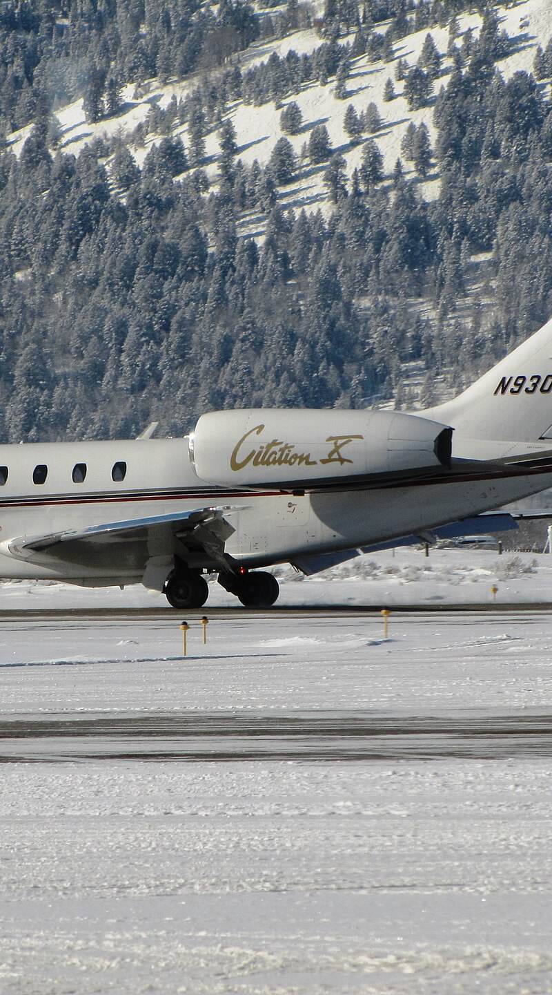 N930QS - Business jet