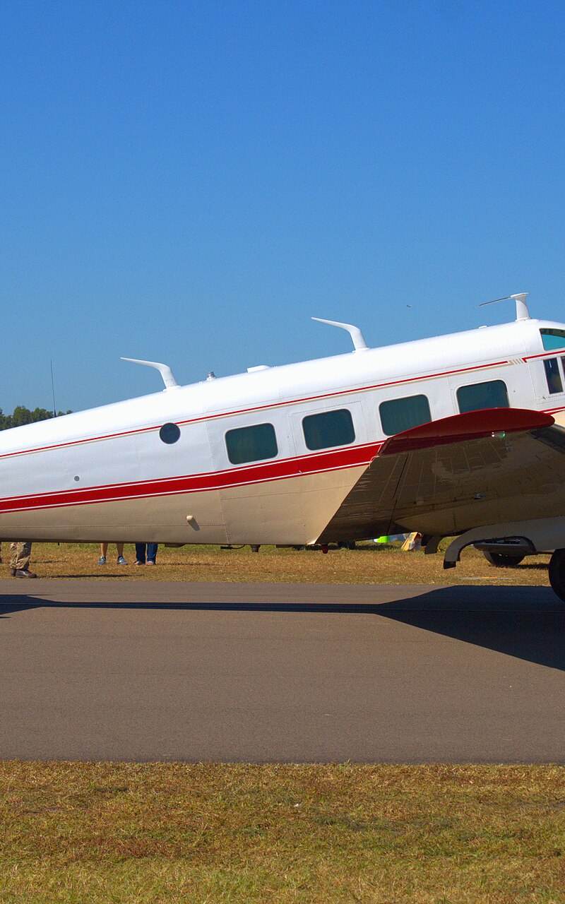 N930R - Twin-engine aircraft
