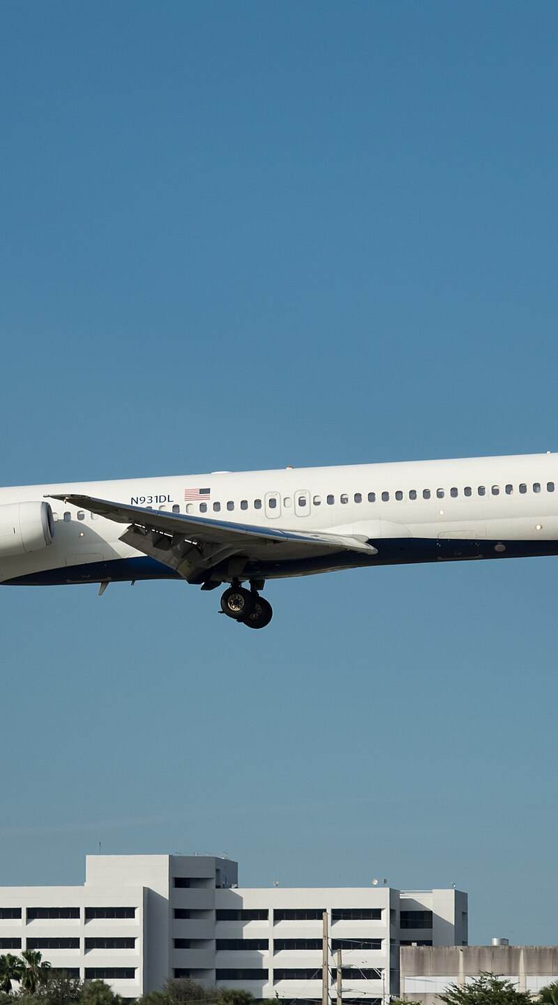 N931DL - Twin-engine aircraft