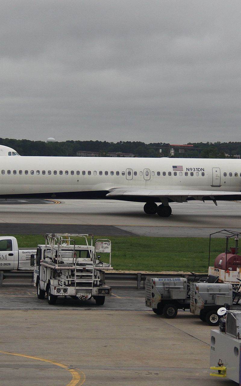 N931DN - Douglas