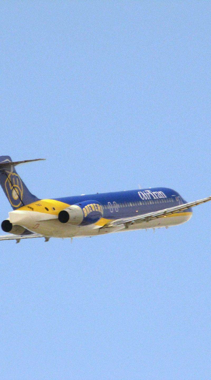 N932AT - Twin-engine aircraft