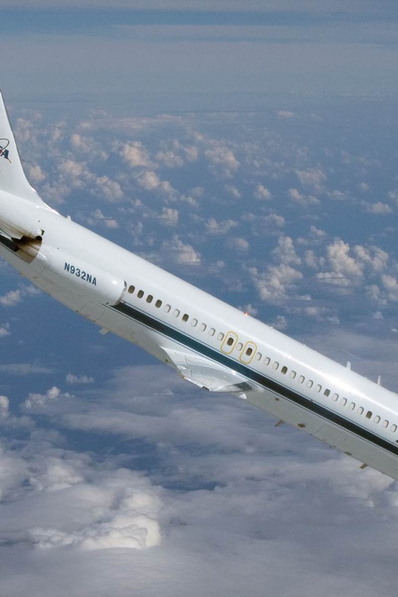 N932NA - Business jet