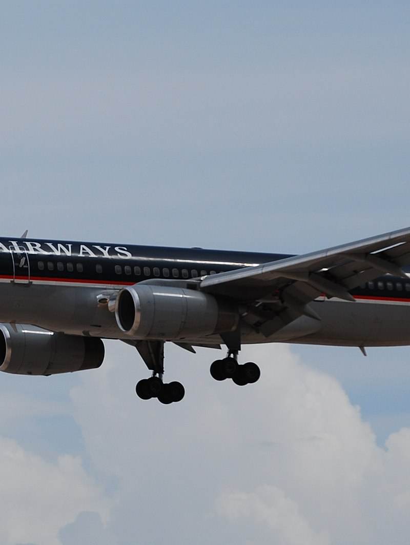N932UW - Twin-engine aircraft