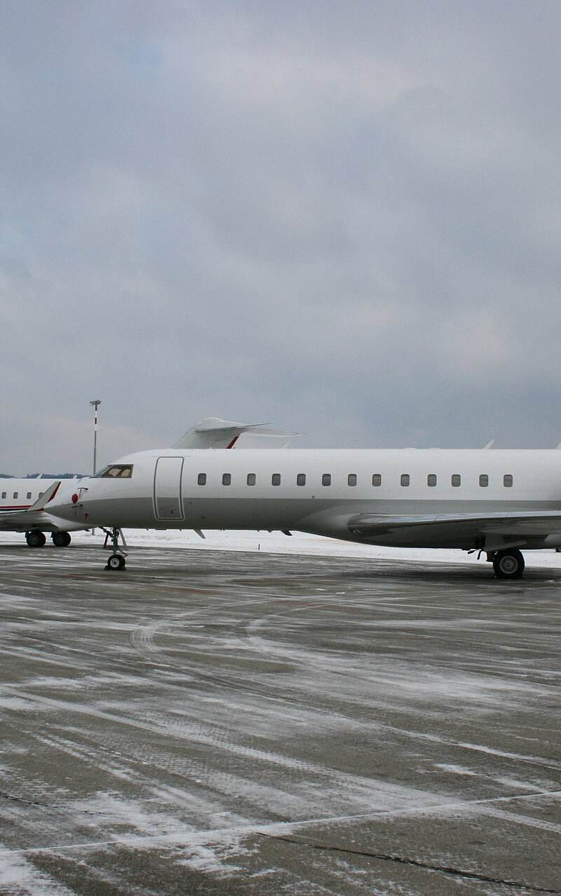N933EY - Bombardier