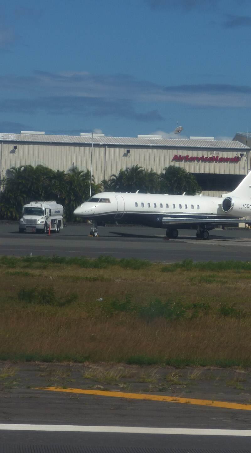 N933ML - Business jet