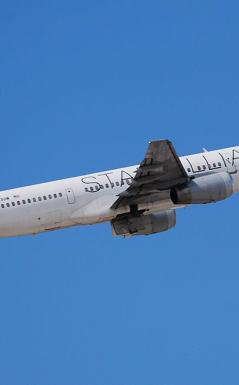 N933UW - Aircraft