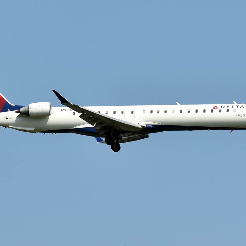 N933XJ - Twin-engine aircraft