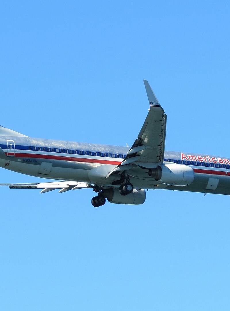 N934AN - Twin-engine aircraft
