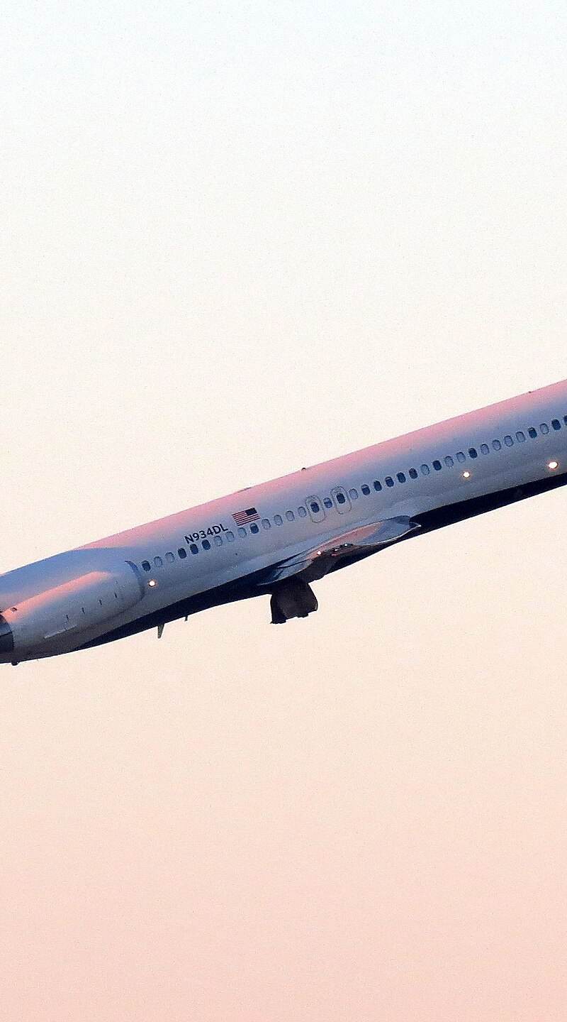 N934DL - Douglas