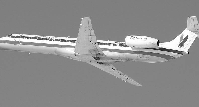 N935AE - Twin-engine aircraft