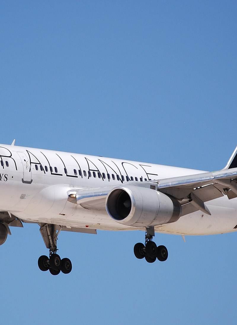 N935UW - Twin-engine aircraft