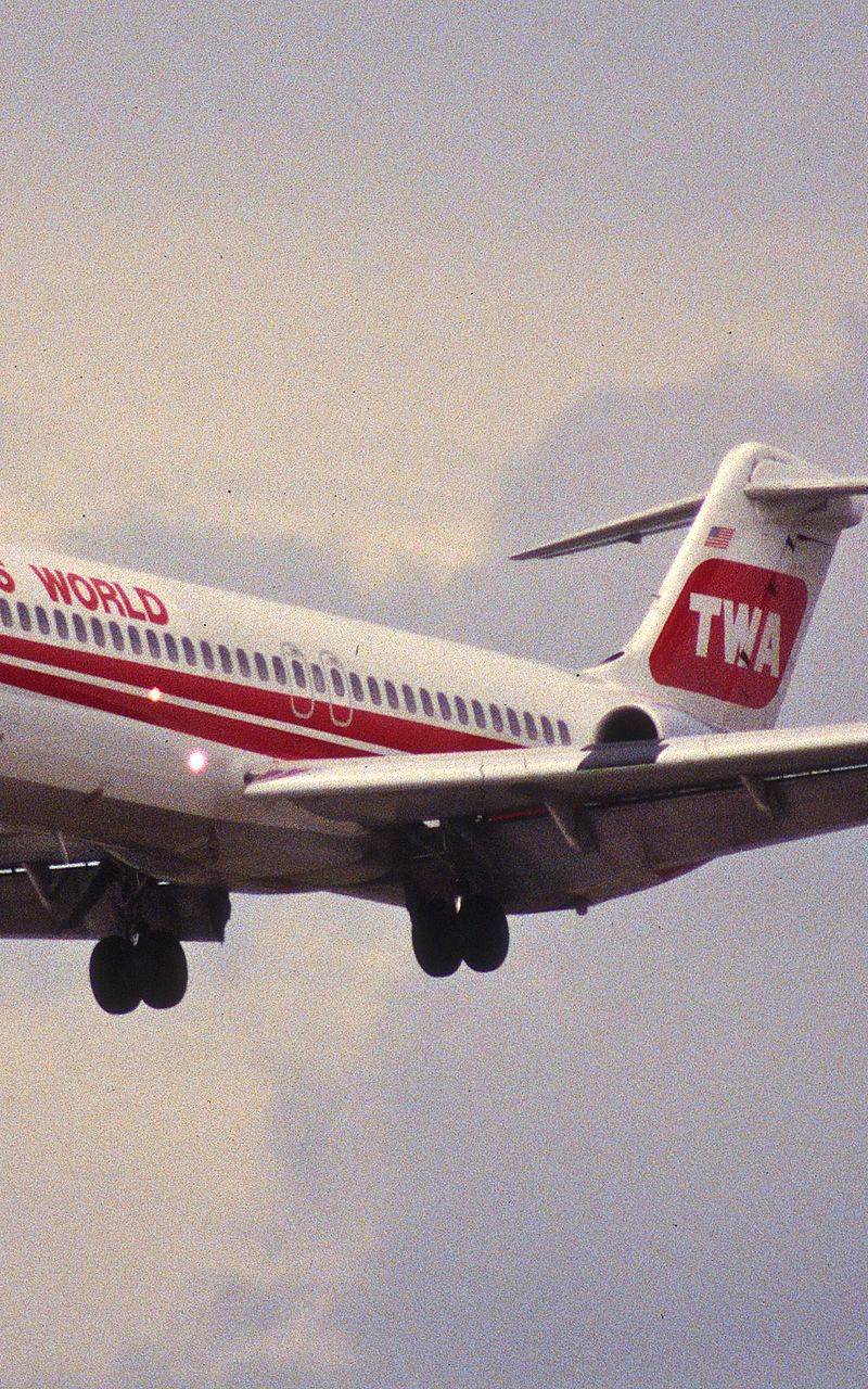 N936L - Twin-engine aircraft