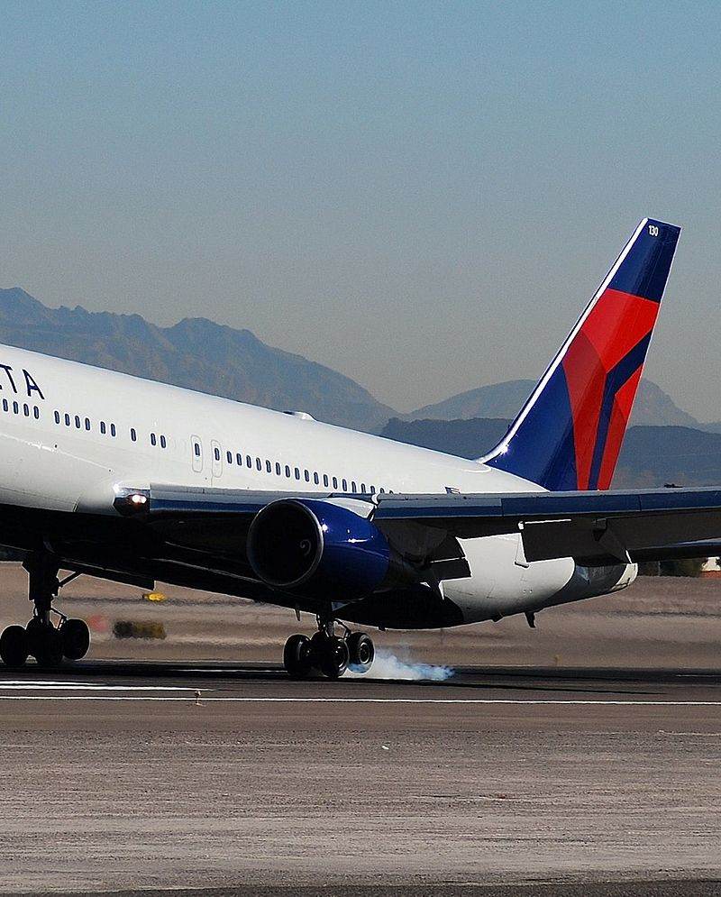 N130DL - Boeing