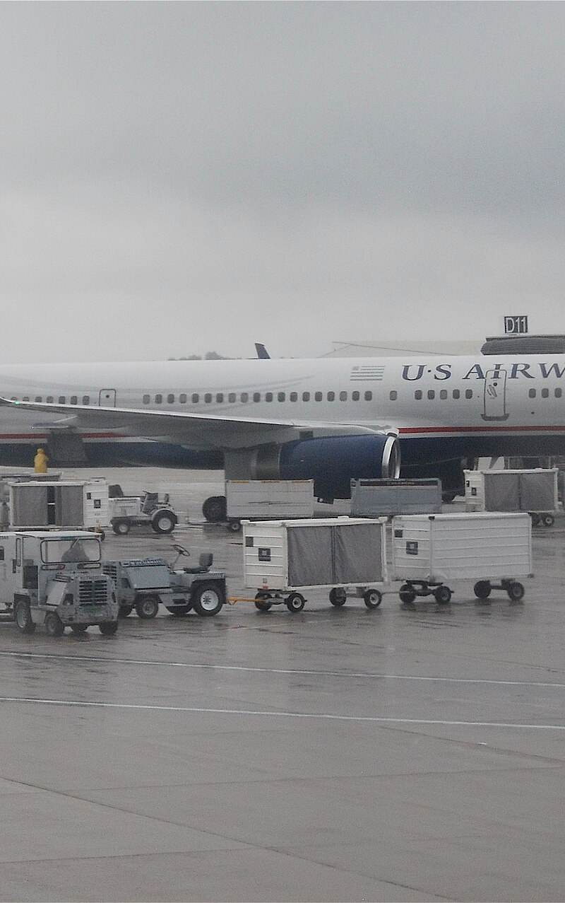 N936UW - Twin-engine aircraft