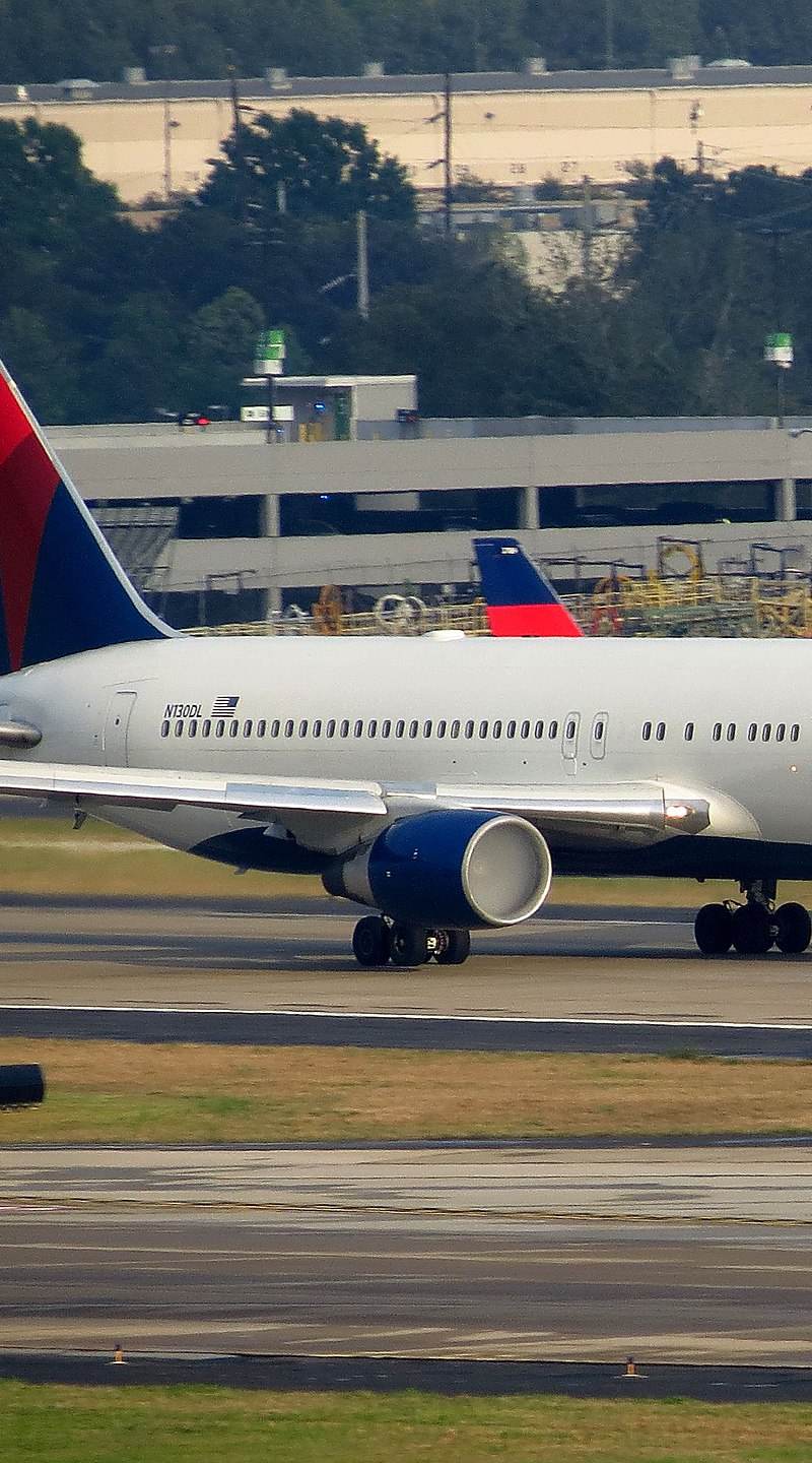 N130DL - Boeing