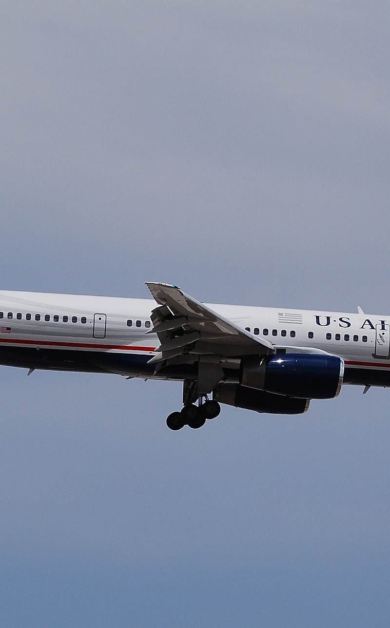N937UW - Twin-engine aircraft