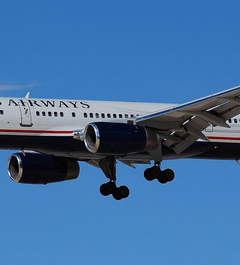 N937UW - Twin-engine aircraft