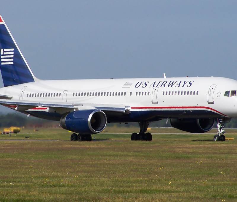 N937UW - Twin-engine aircraft