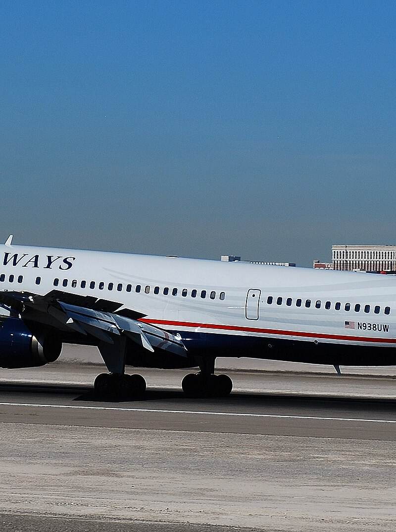 N938UW - Twin-engine aircraft