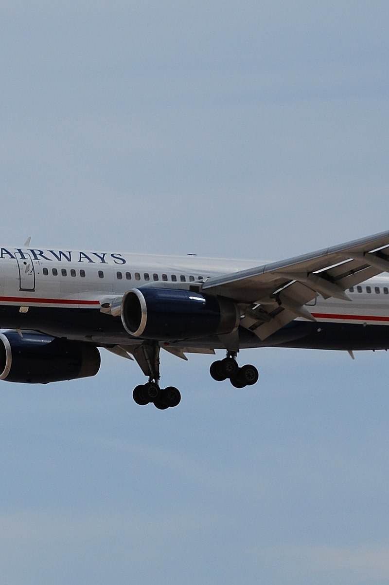 N938UW - Twin-engine aircraft