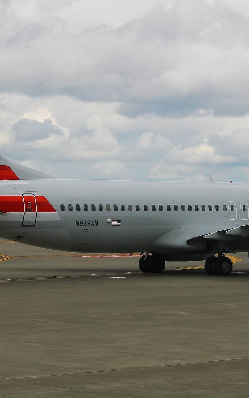 N939AN - Twin-engine aircraft