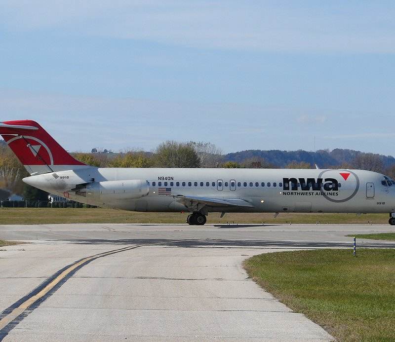 N940N - Douglas