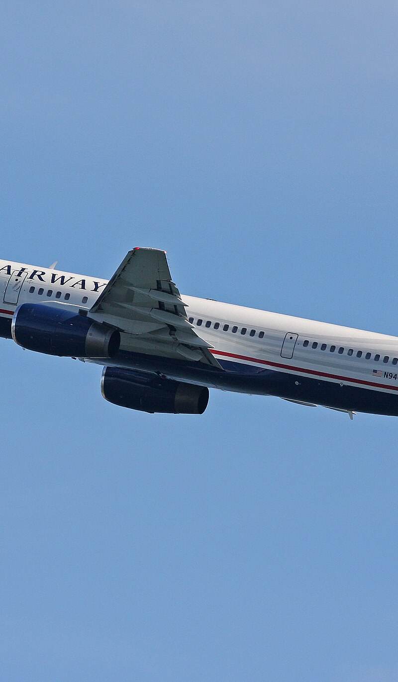N940UW - Twin-engine aircraft