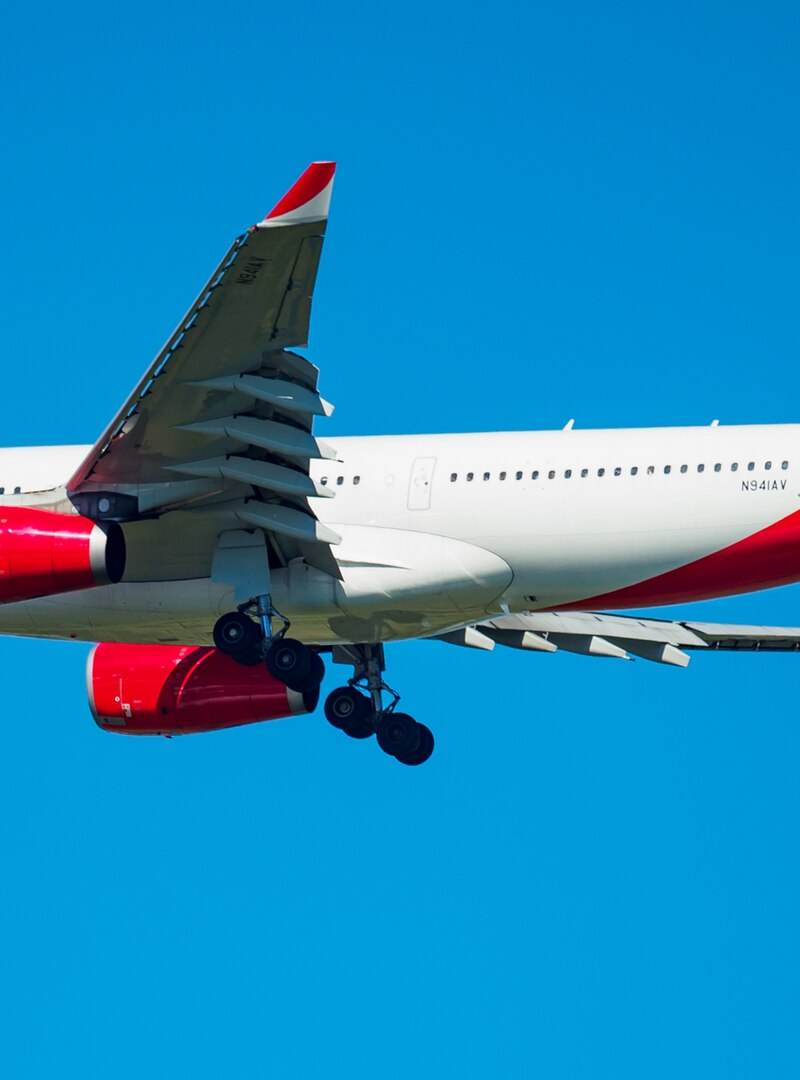 N941AV - Twin-engine aircraft