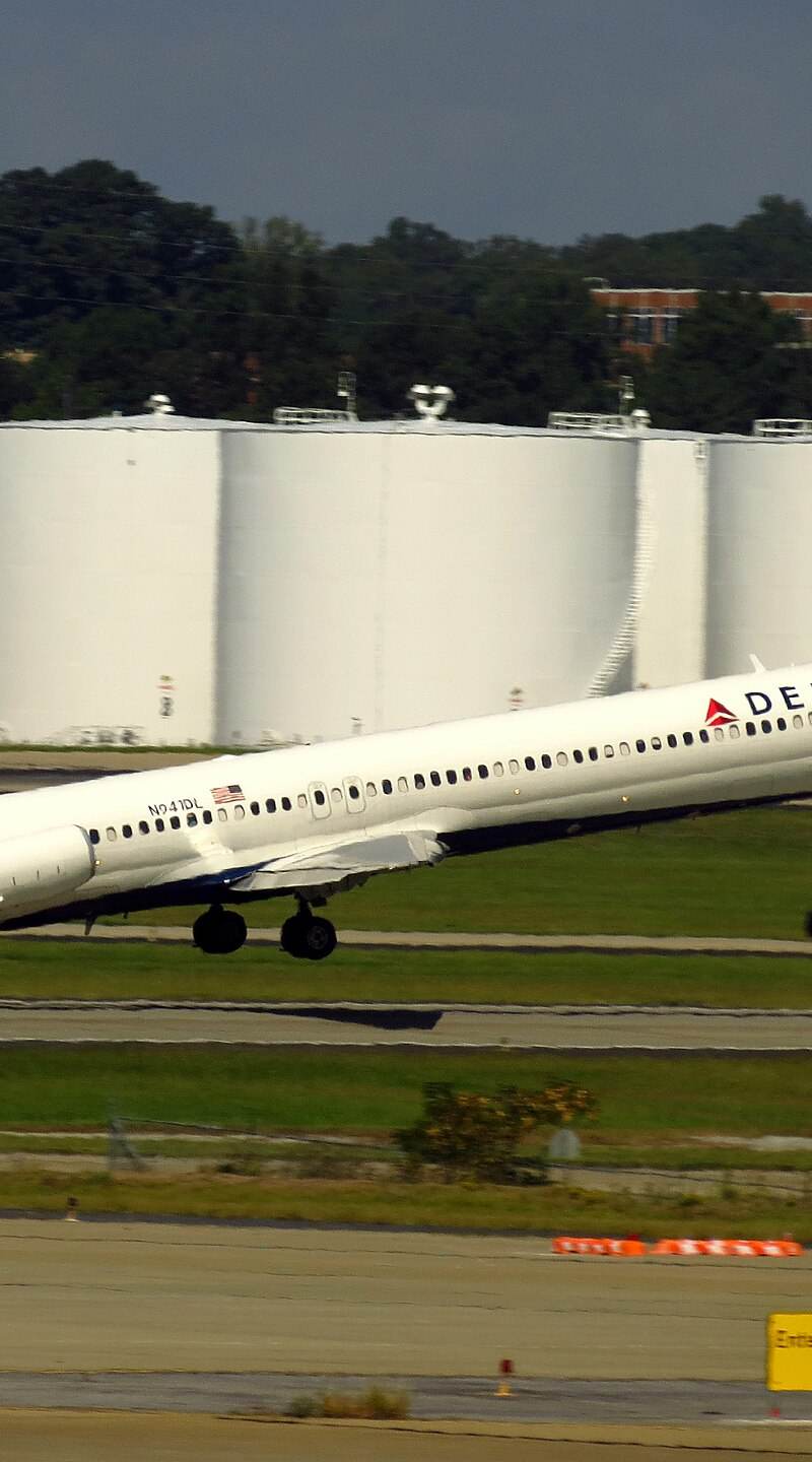 N941DL - Twin-engine aircraft