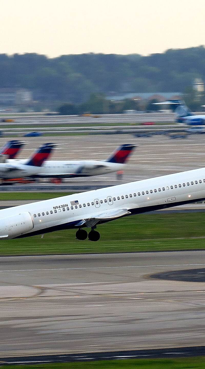 N943DN - Aircraft