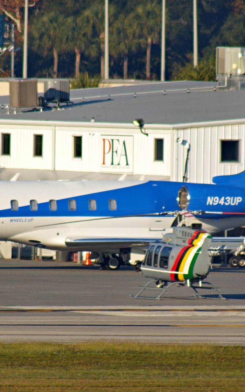 N943UP - Bombardier