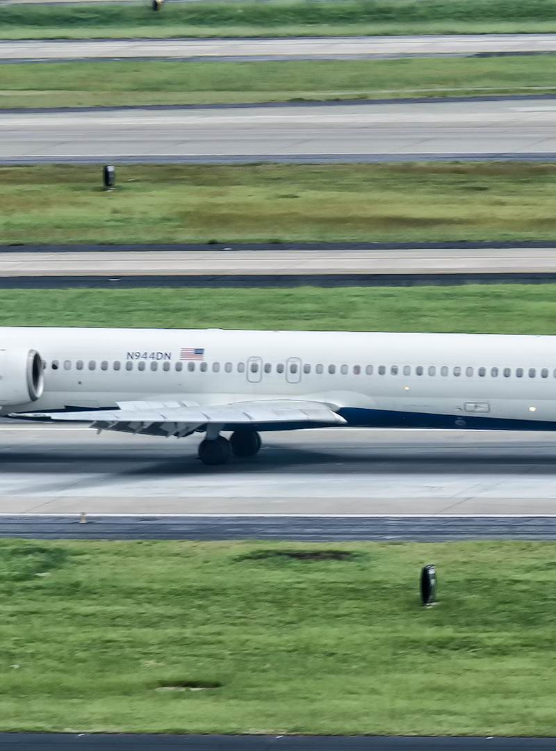 N944DN - Douglas
