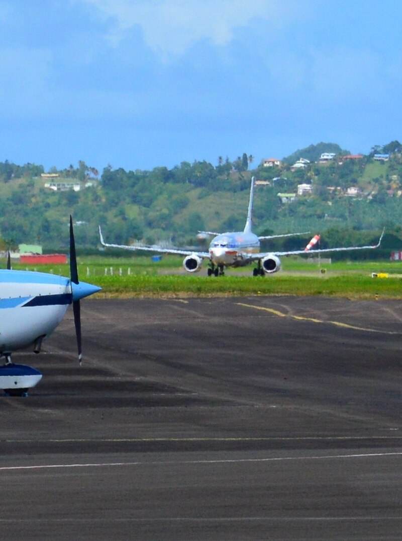 N945AN - Twin-engine aircraft