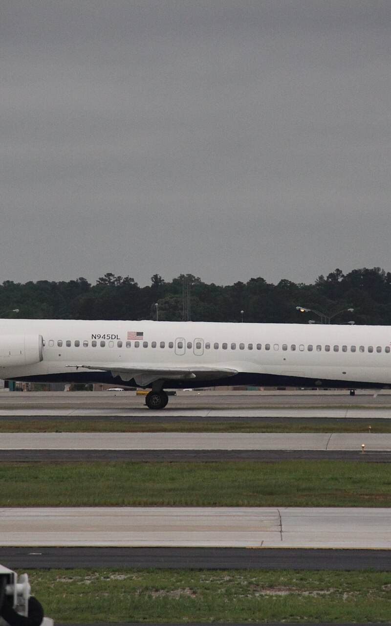 N945DL - Aircraft