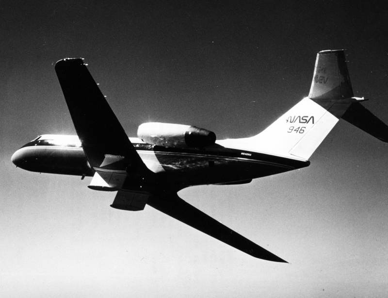 N946NA - Business jet