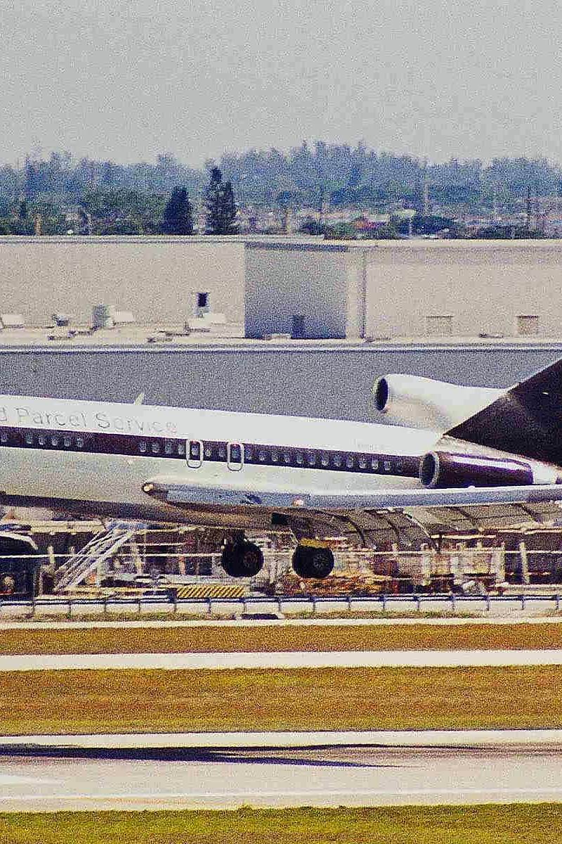 N946UP - Bombardier