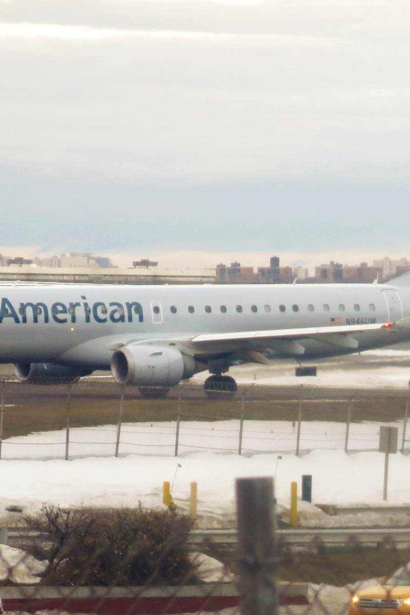 N946UW - Embraer