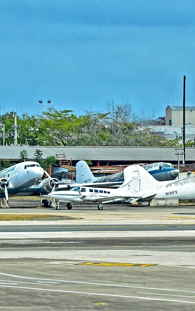 N131FS - Twin-engine aircraft