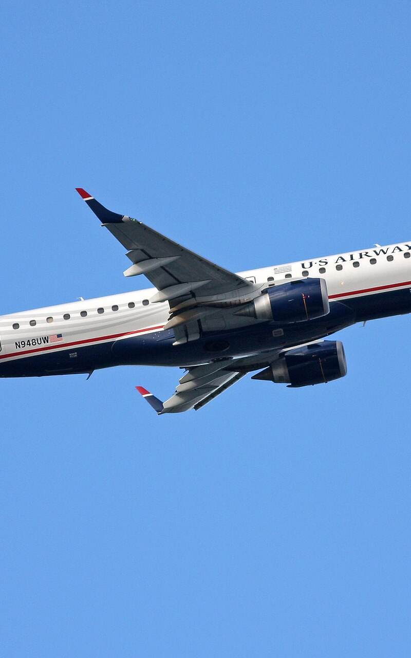 N948UW - Twin-engine aircraft