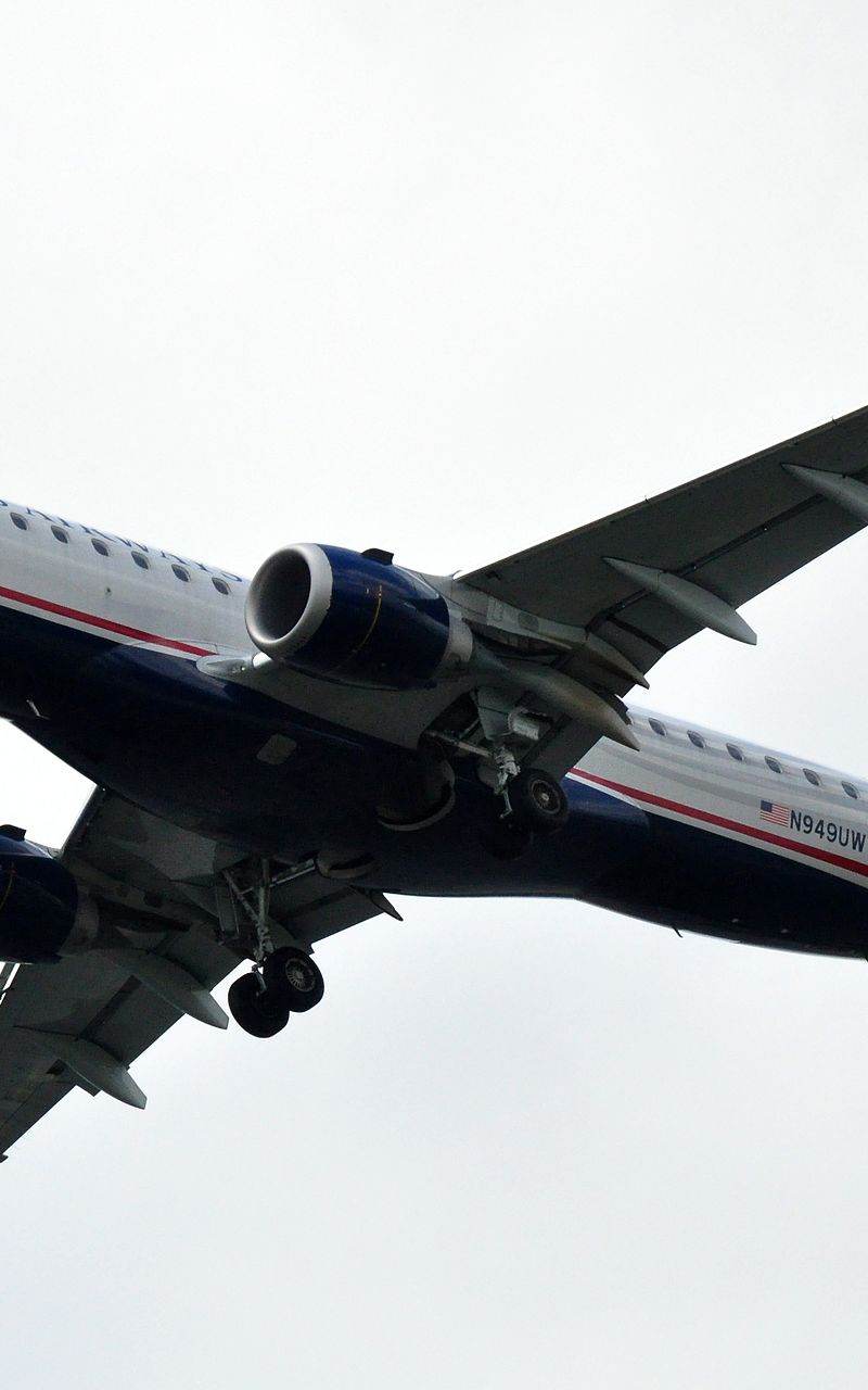N949UW - Twin-engine aircraft