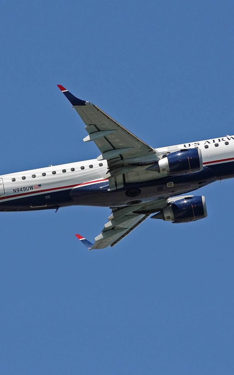 N949UW - Twin-engine aircraft