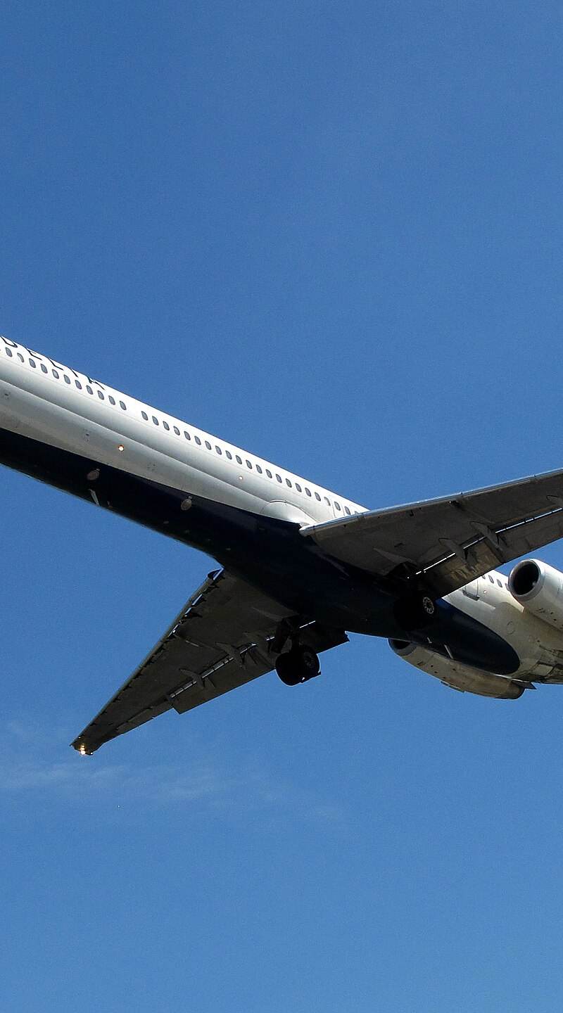 N951DL - Twin-engine aircraft