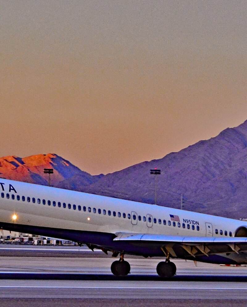 N951DN - Twin-engine aircraft