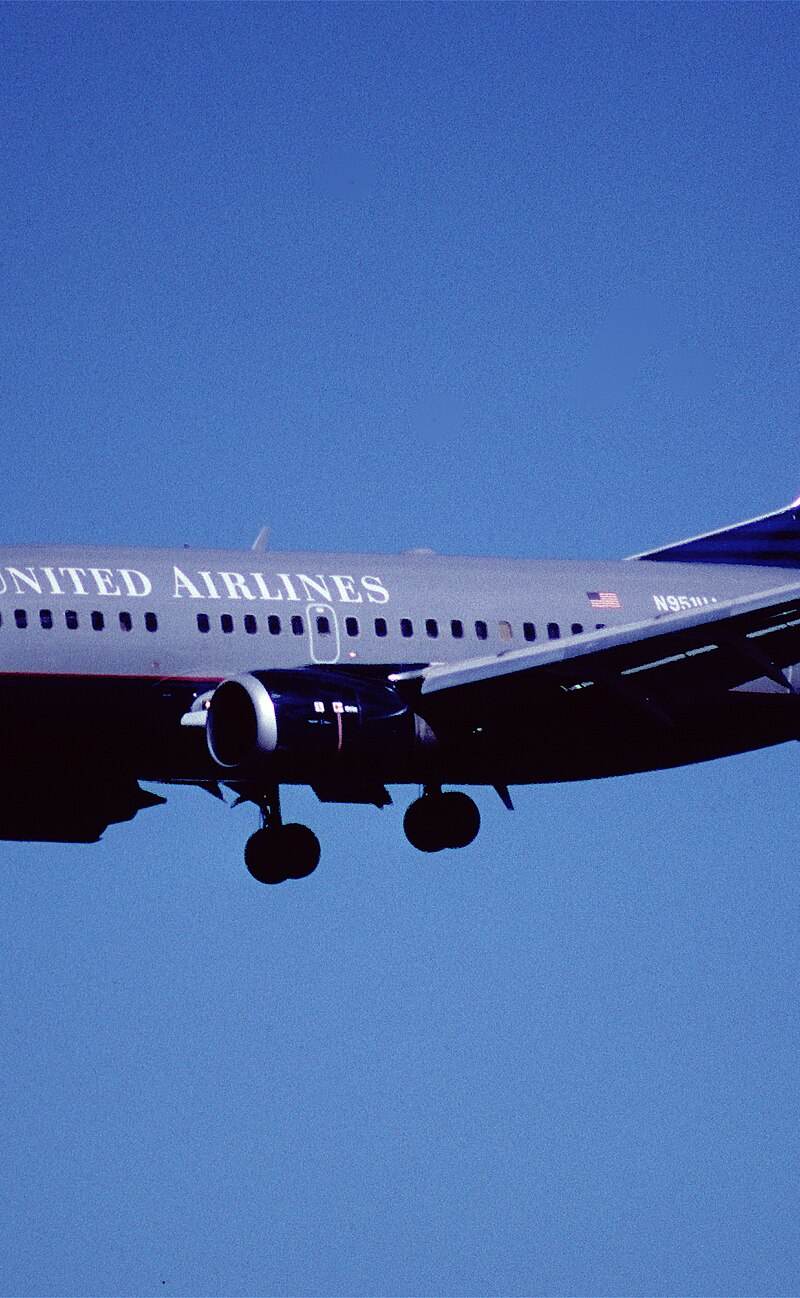 N951UA - Twin-engine aircraft