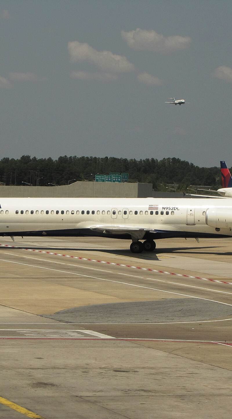 N952DL - Douglas