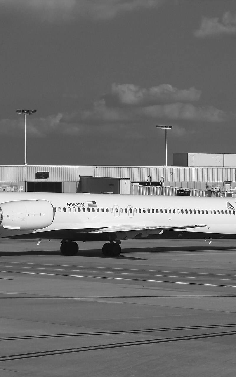 N952DN - Douglas