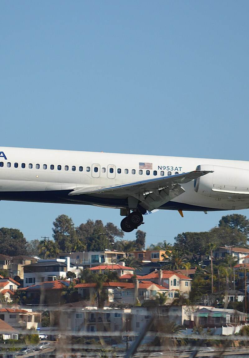 N953AT - Twin-engine aircraft