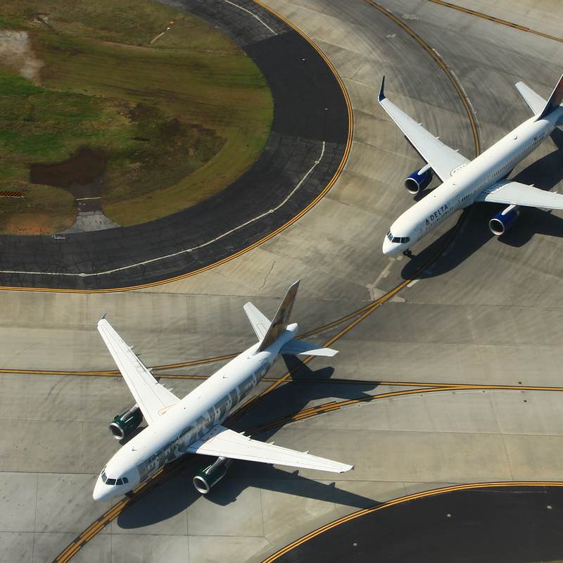 N953FR - Twin-engine aircraft