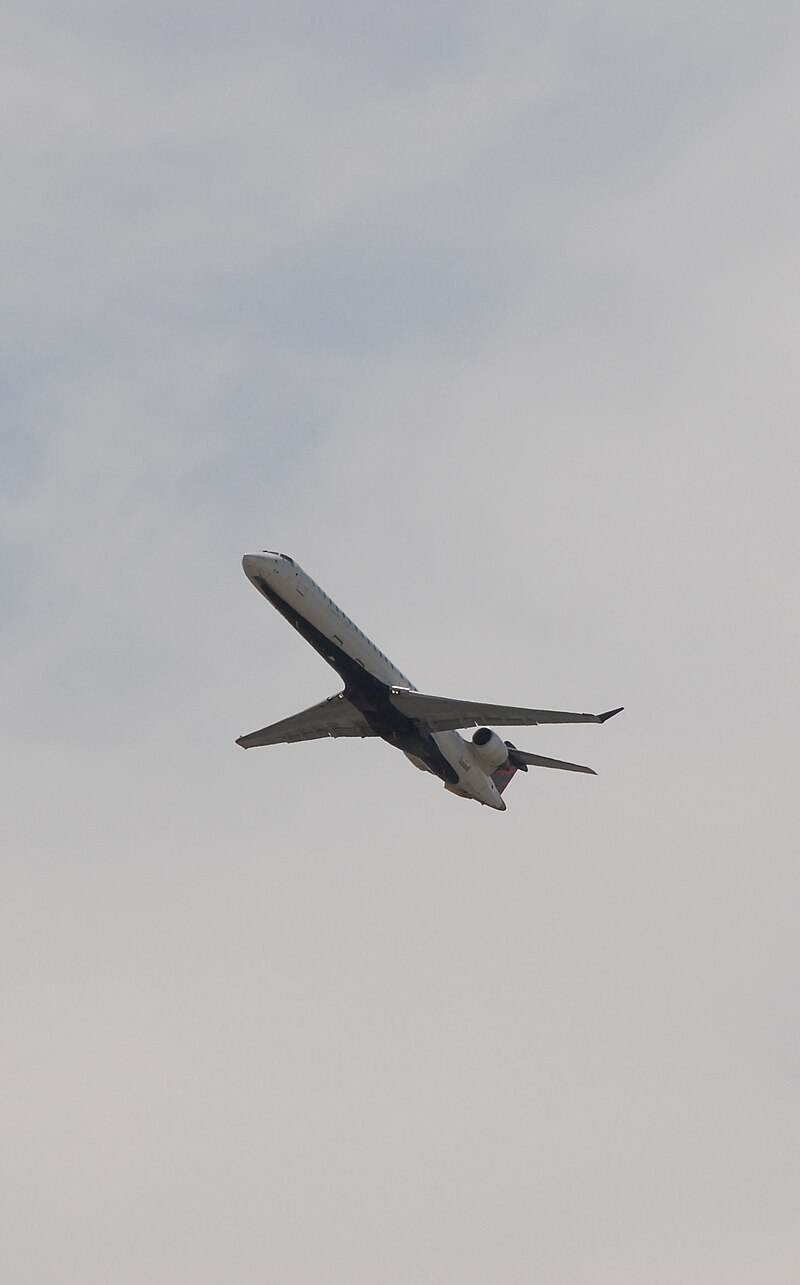 N132EV - Twin-engine aircraft