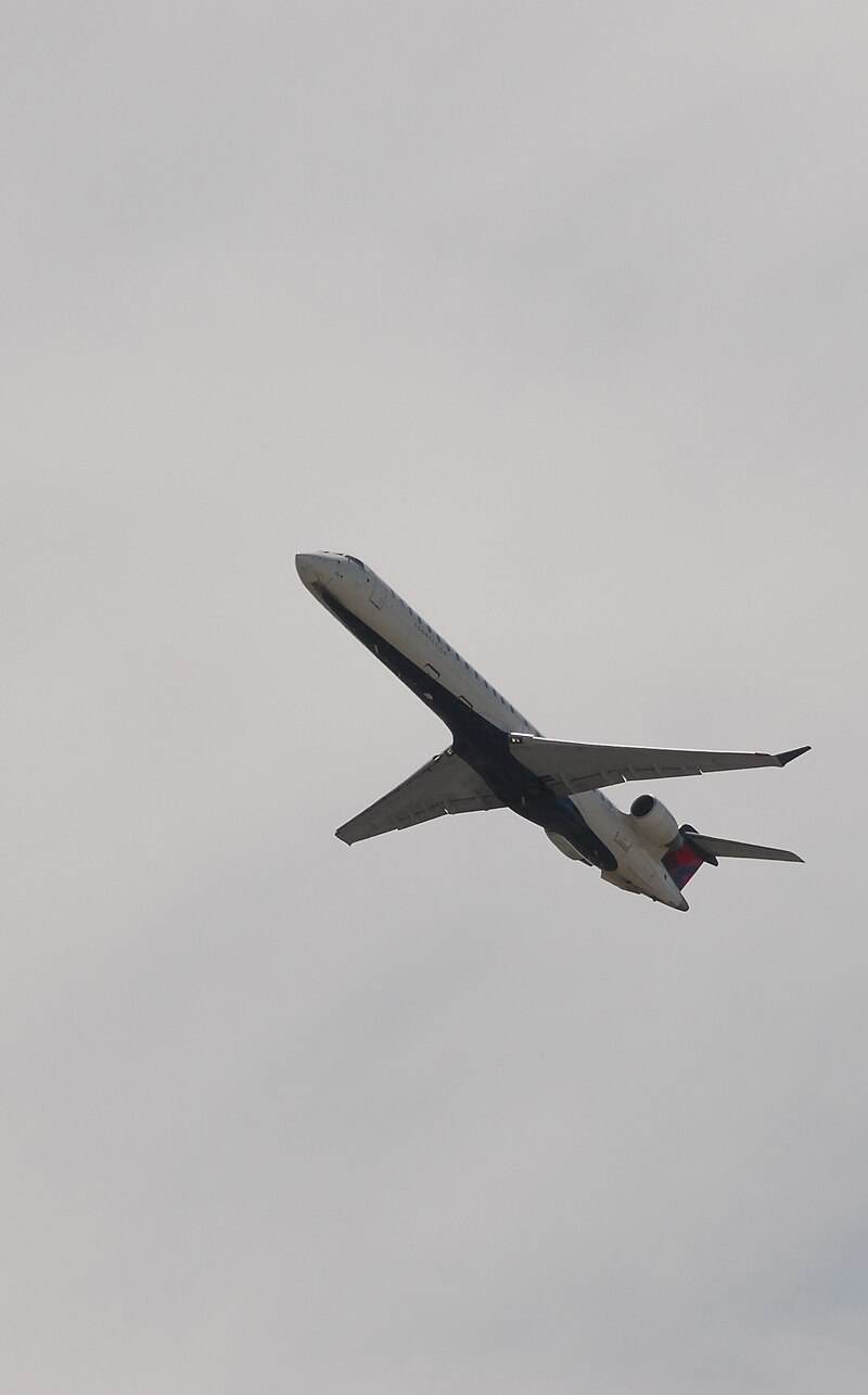 N132EV - Twin-engine aircraft